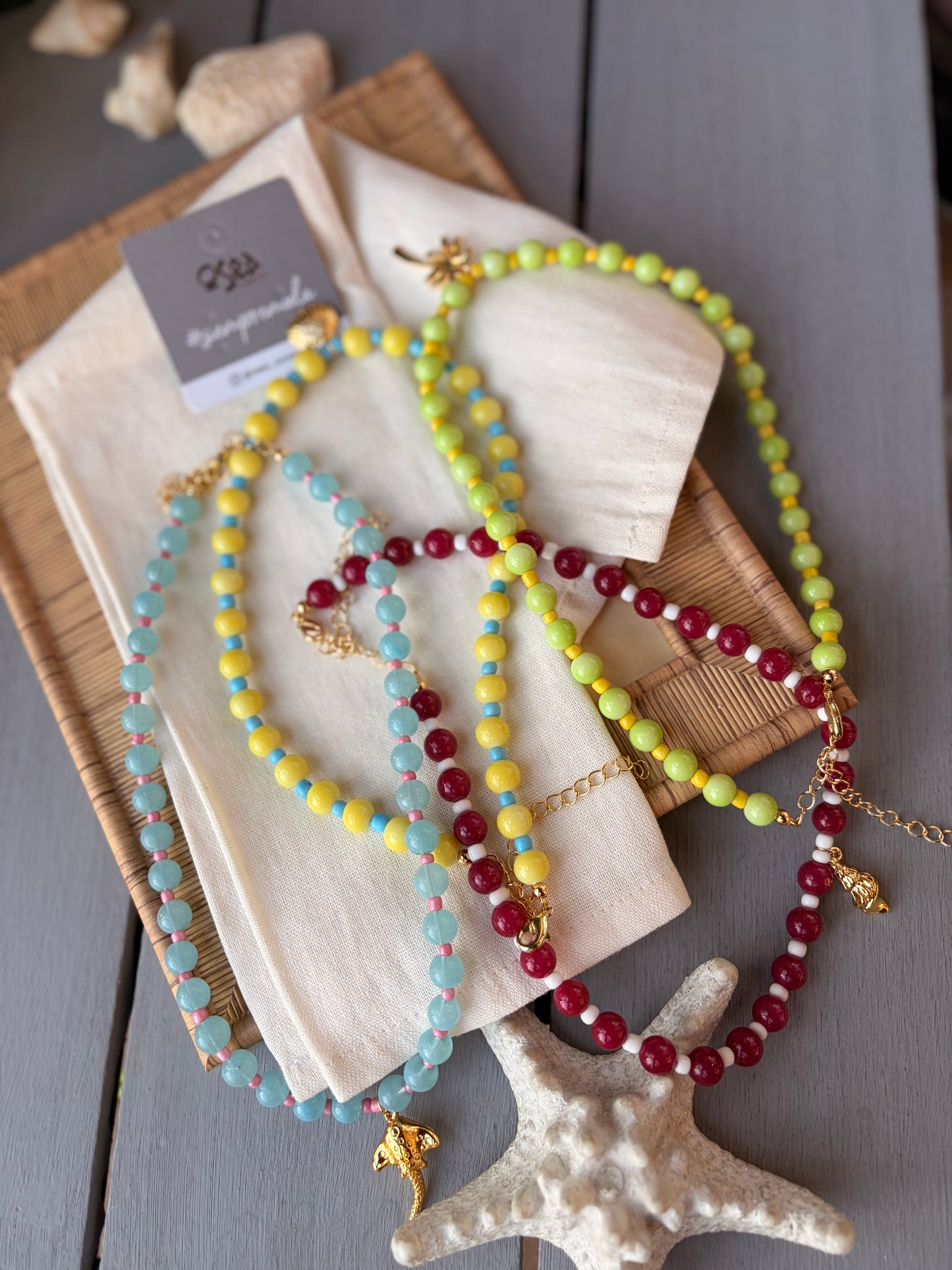 Collar bolas cristal, mostacilla y dije animales