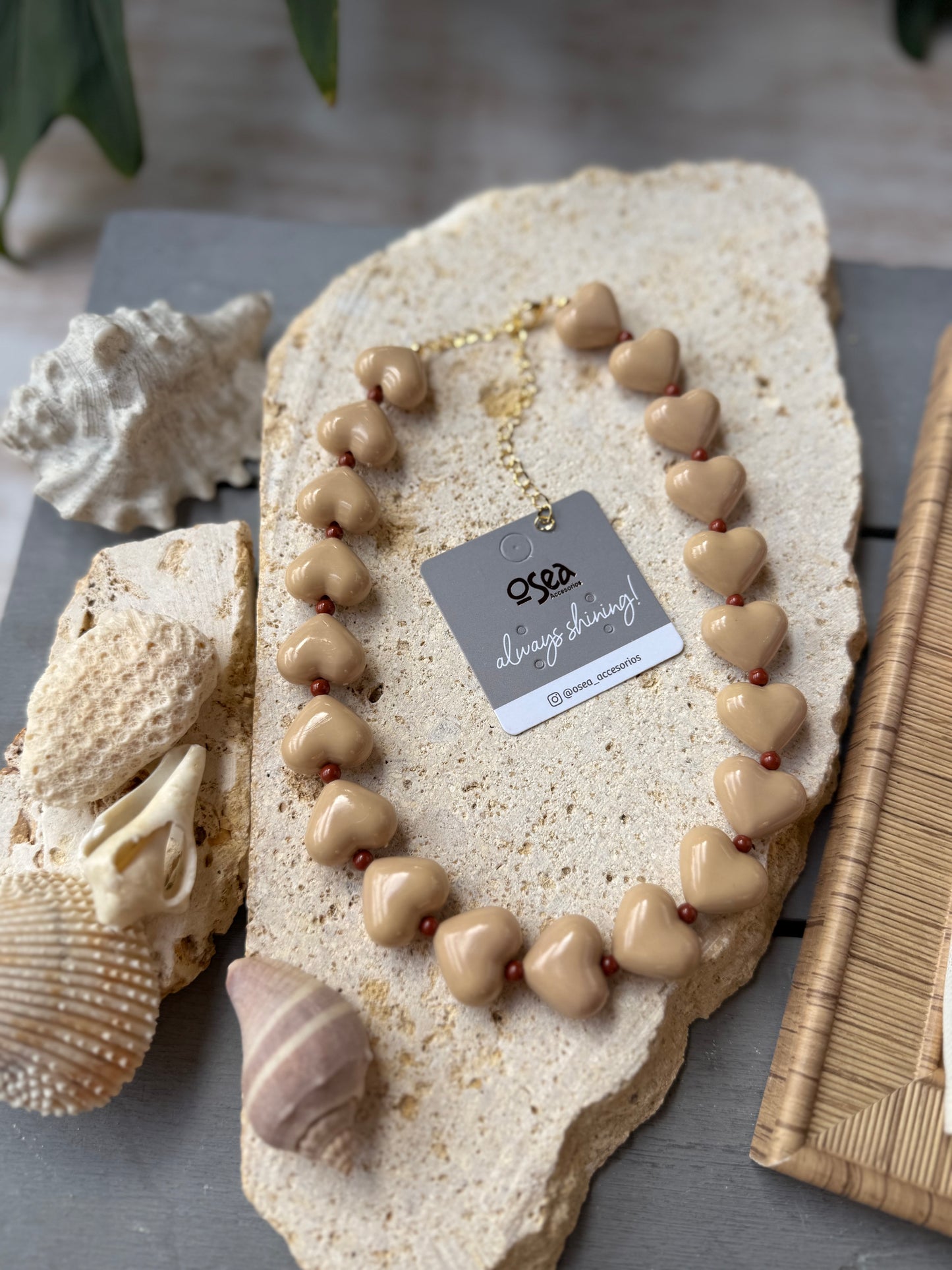 Collar corazones pasta