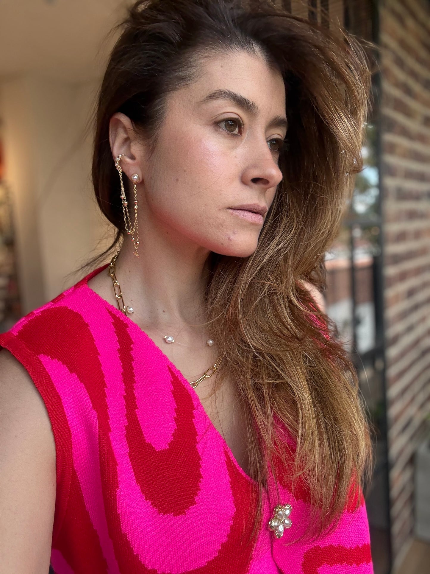 Arete solitario con perlas y cadena😍