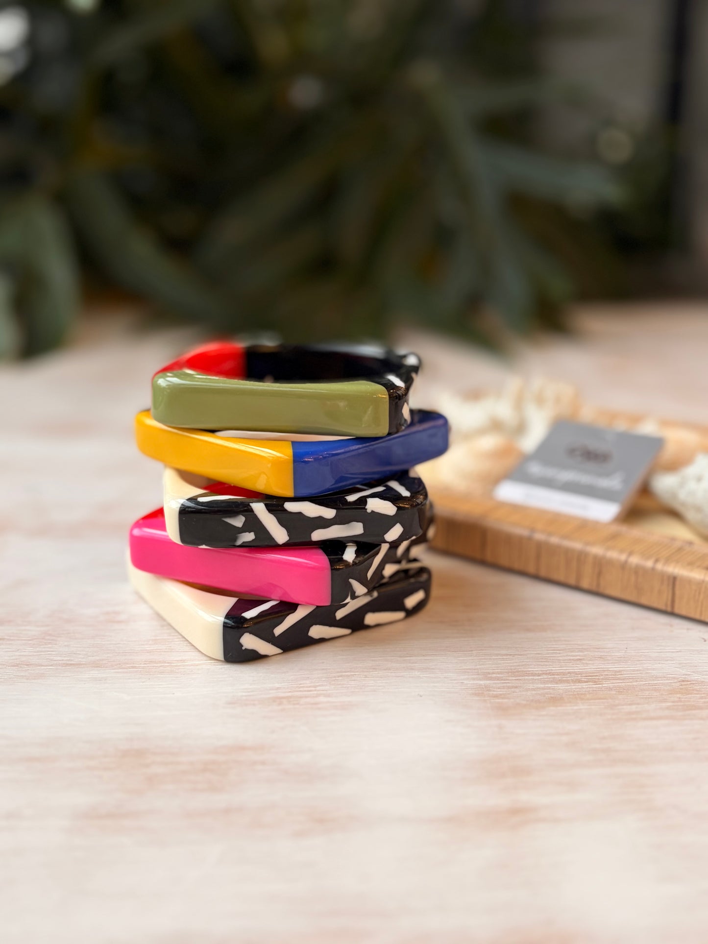 Pulsera cuadrada en resina