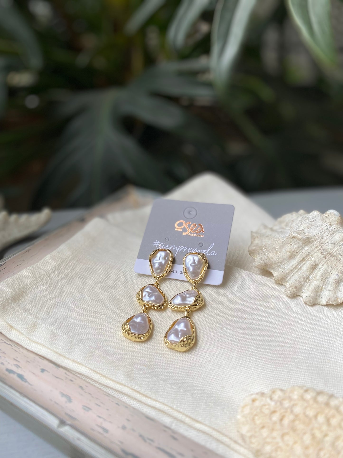 Aretes rodinados largos perlas irregulares