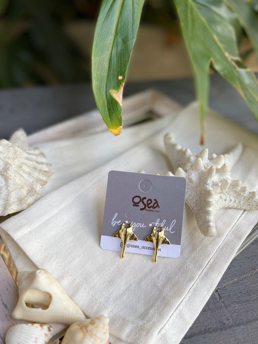Topos de mantarraya pequeños en oro golfied