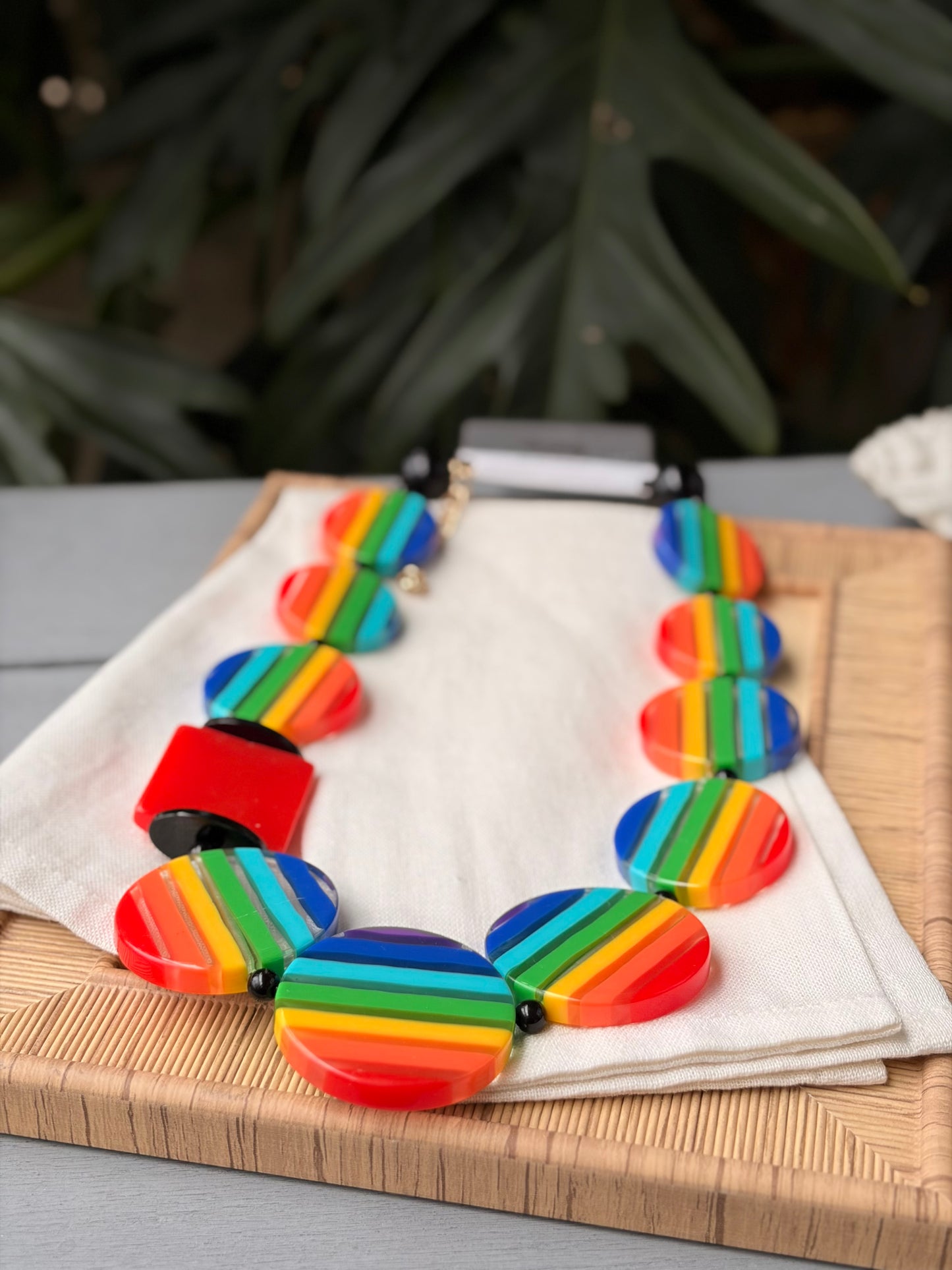 Collar en resina multicolor Matices