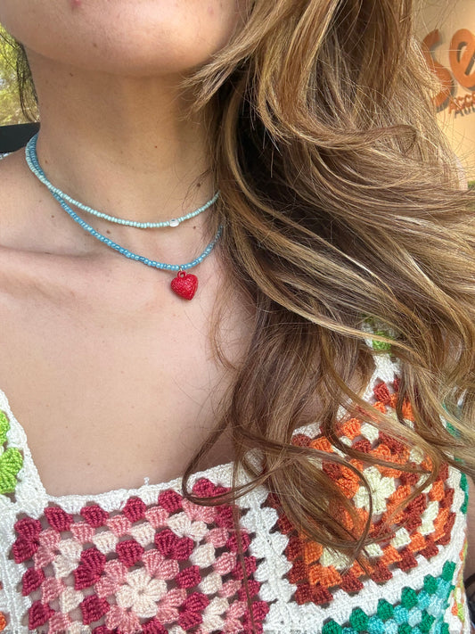 Collar doble mostacillas dije corazón rojo