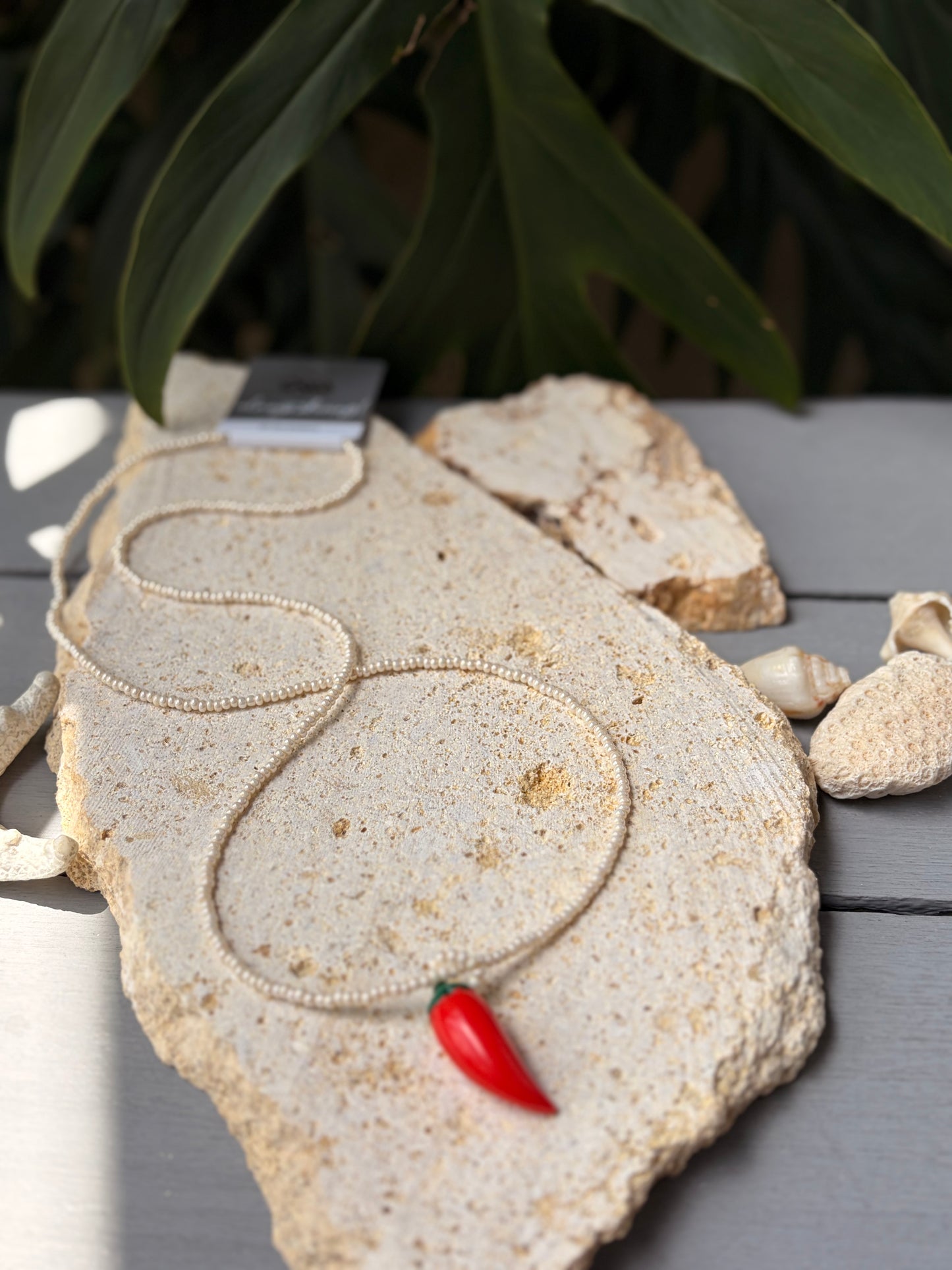 Collar largo mostacillas dije pimiento