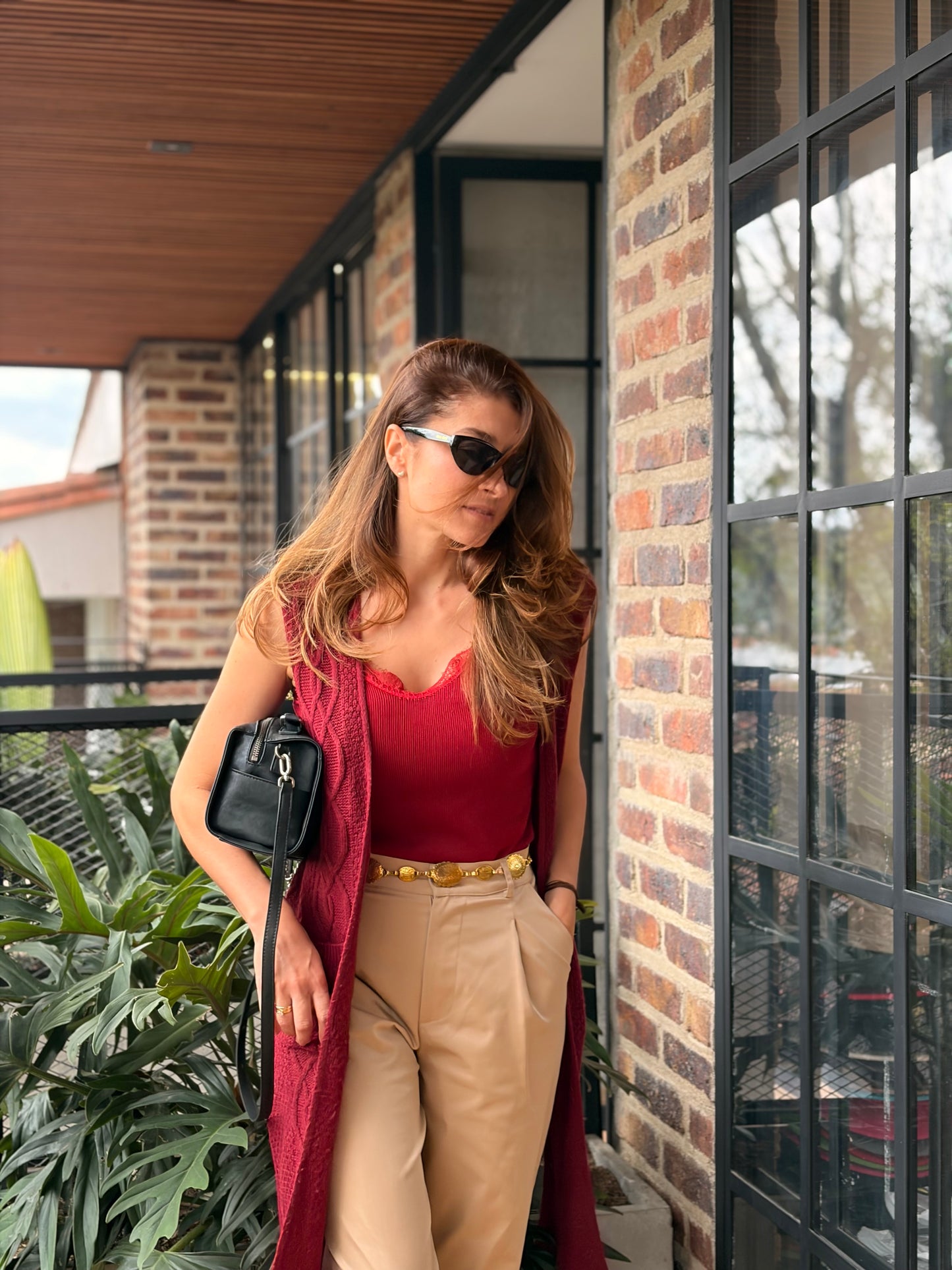 Bolso manos libres tipo baúl