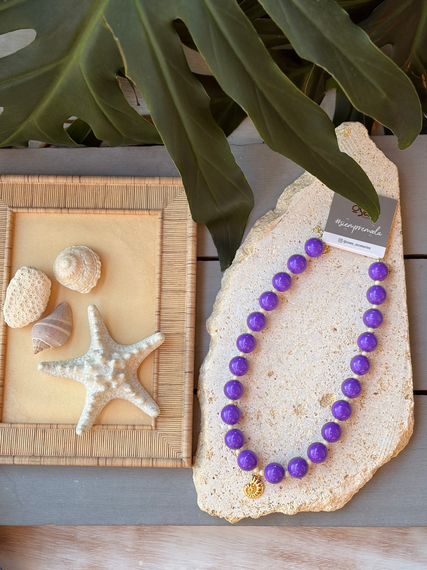 Collar de bolas morado dije concha de mar 24k