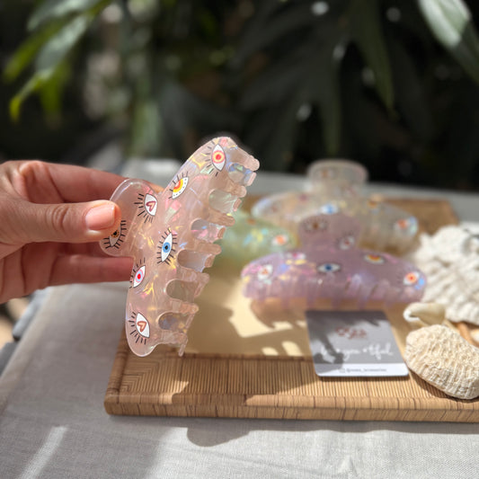 Caimán tipo nácar ojos