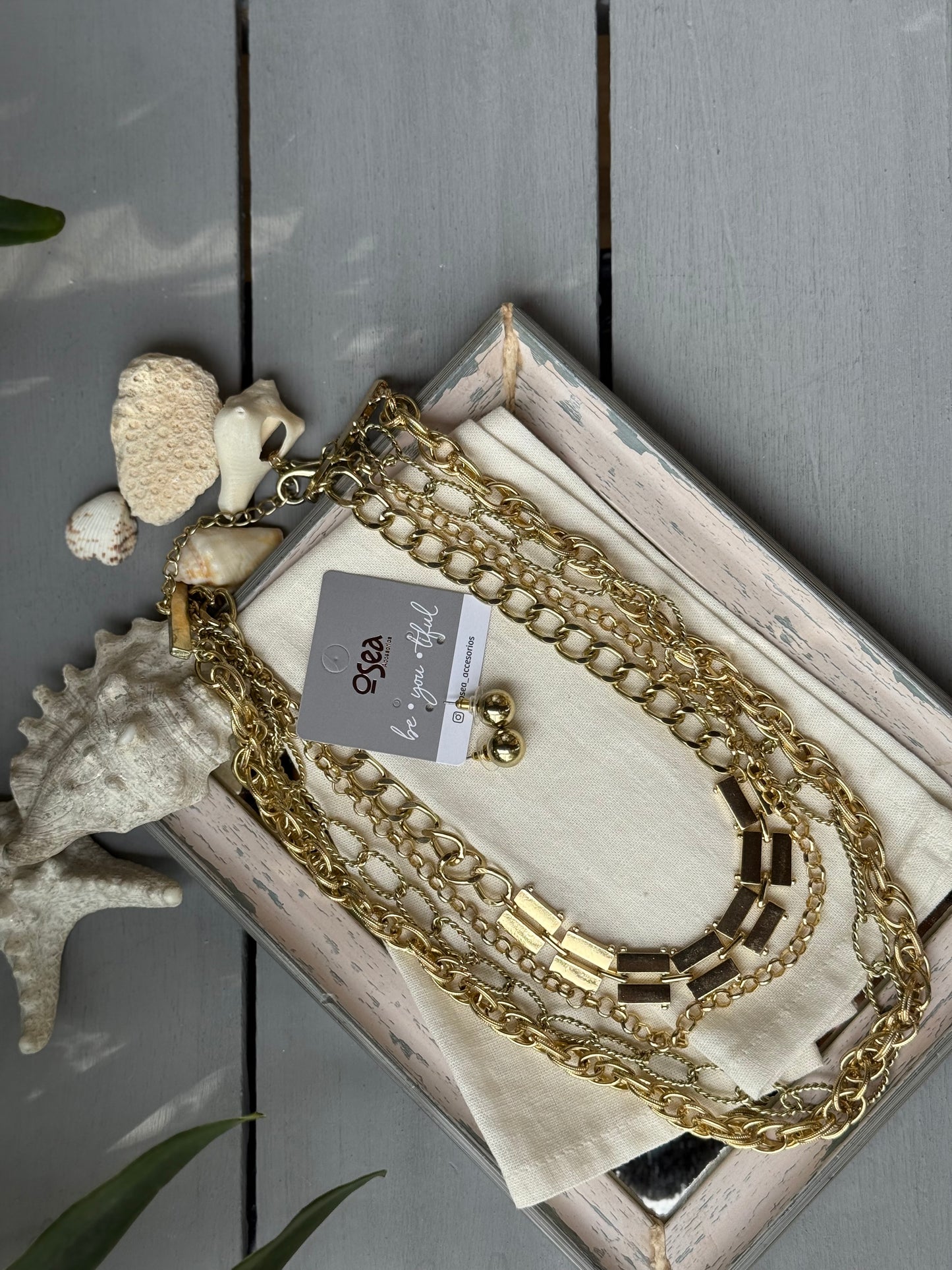 Collar multicadenas en fantasía fina