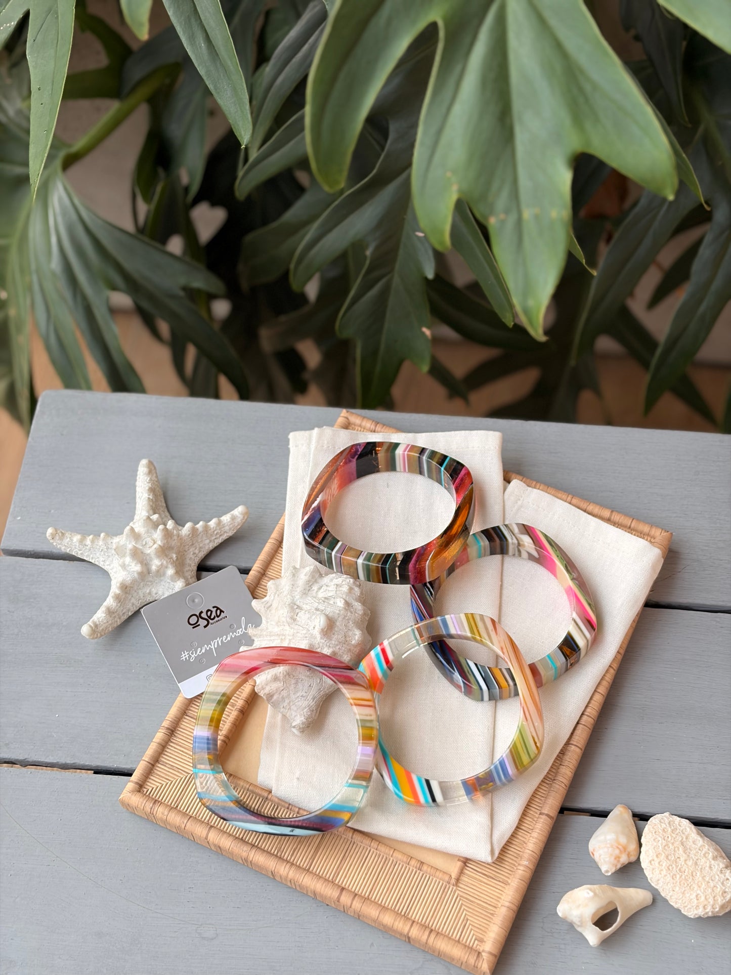 Pulsera cuadrada rayas en resina