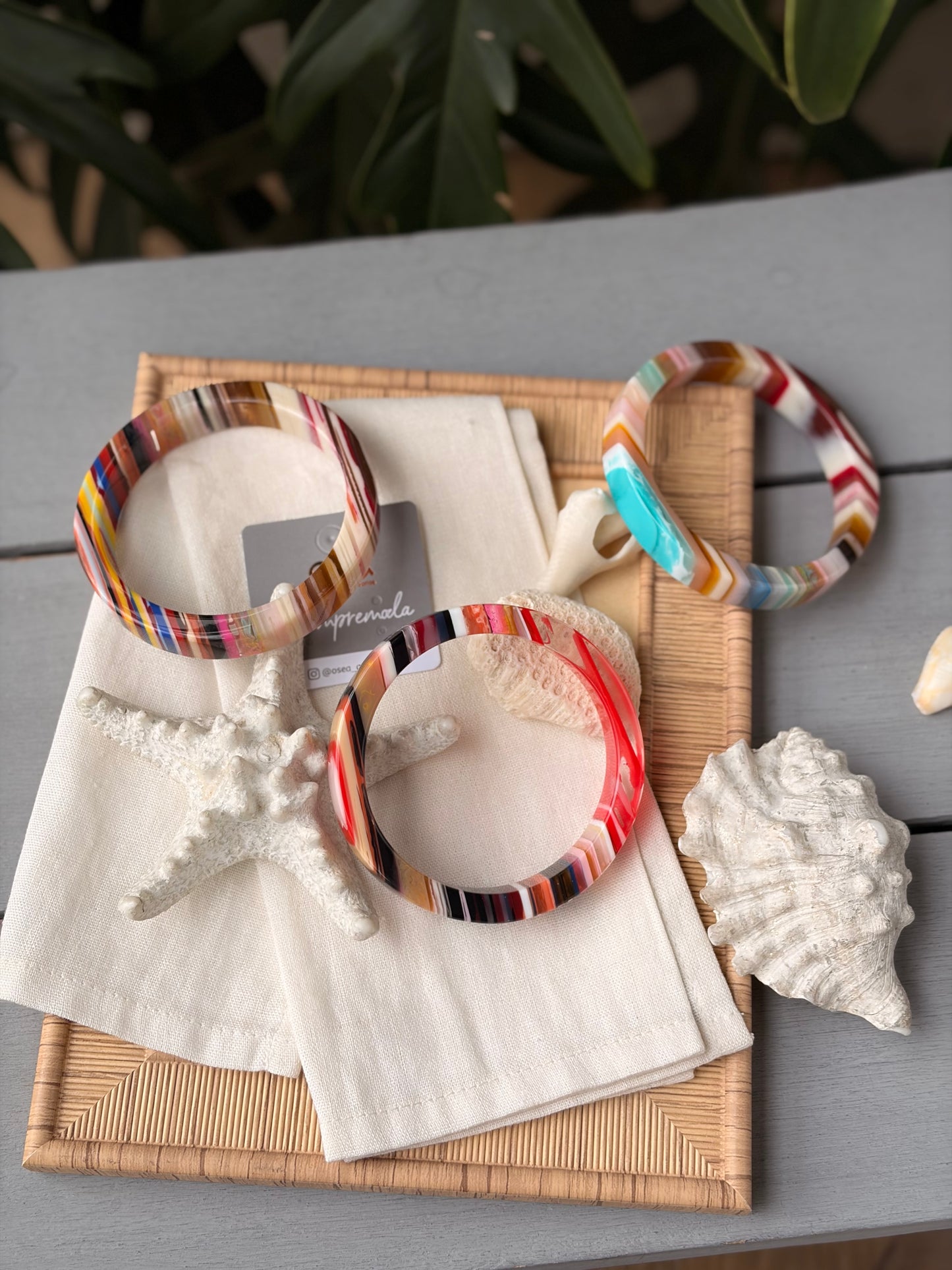 Pulsera multicolor en resina