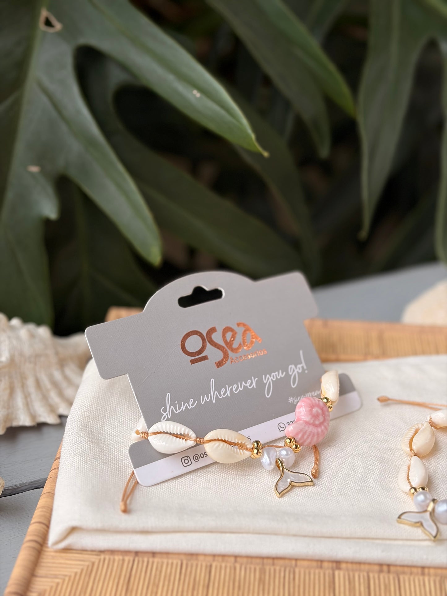 Tobillera cola de sirena y concha pastel