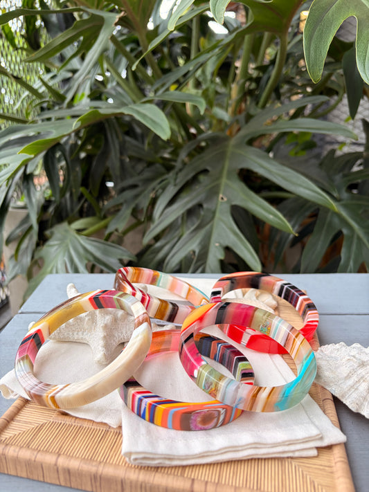Pulsera multicolor en resina