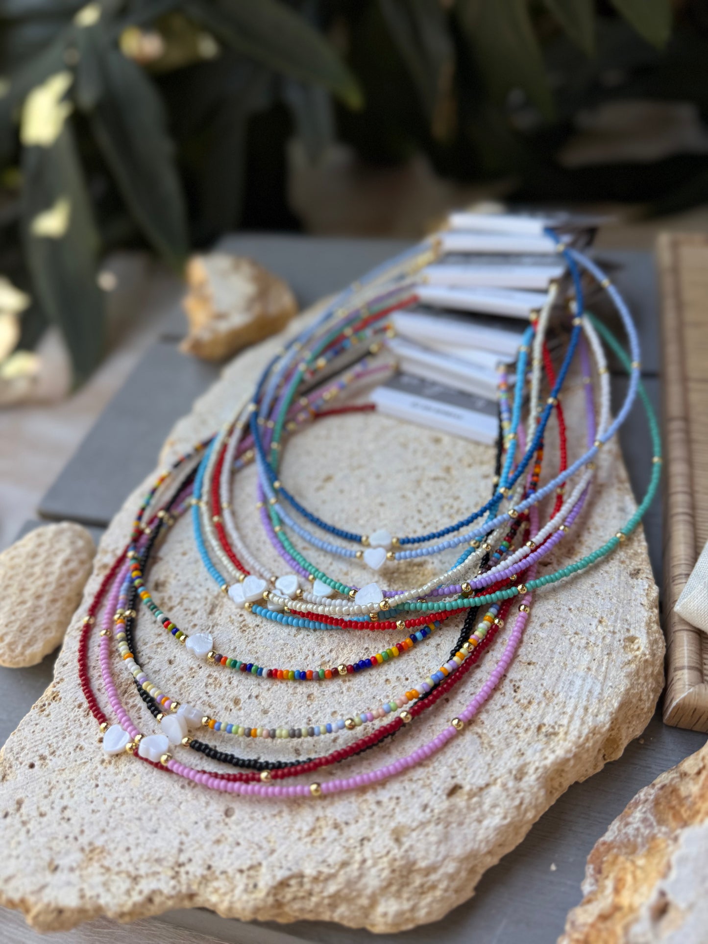 Choker mostacilla corazón nacar