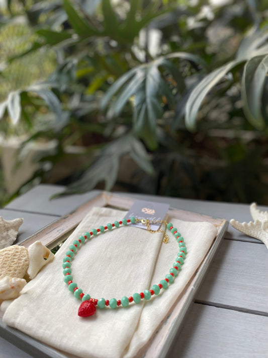 Collar piedras verdes y rojas
