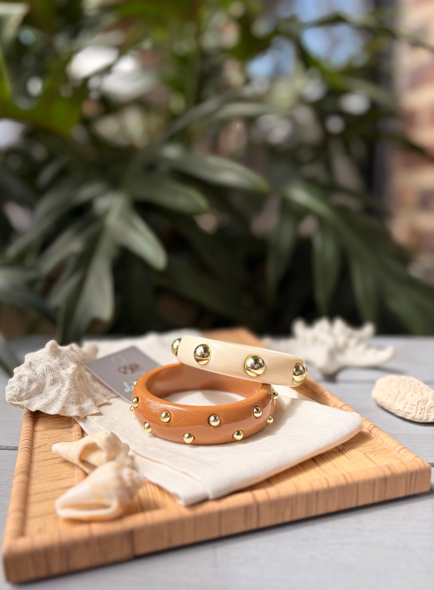 Pulsera en pasta con taches dorados
