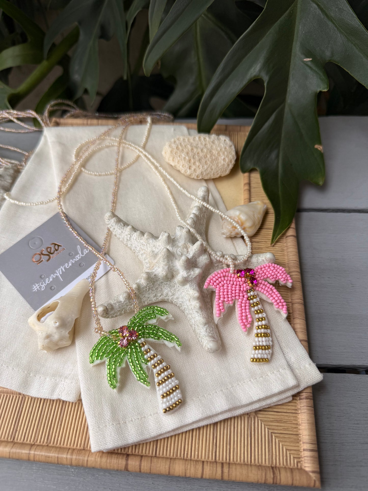 Collar palmera en mostacilla