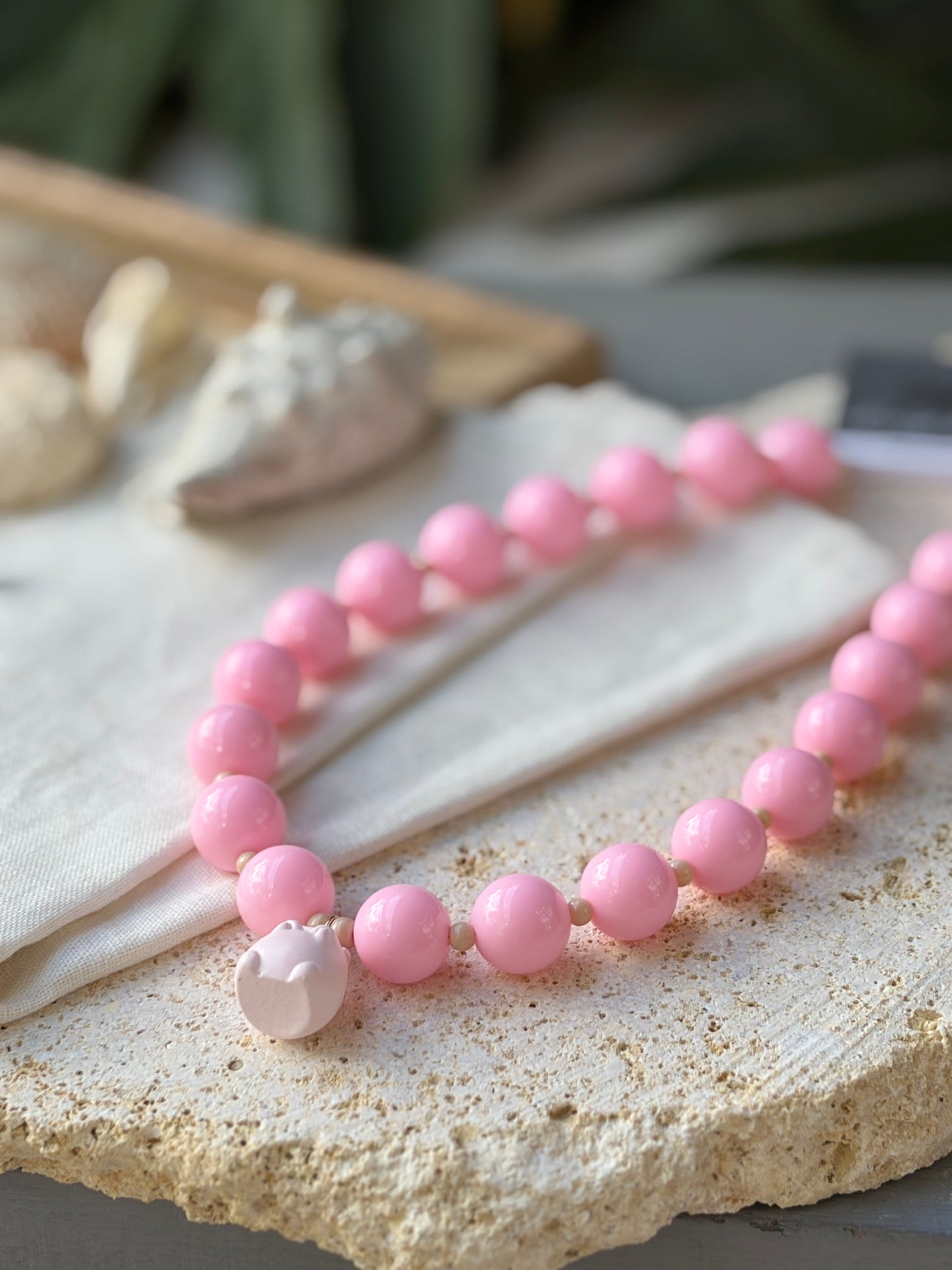 Collar bolas rosadas dije cerdito