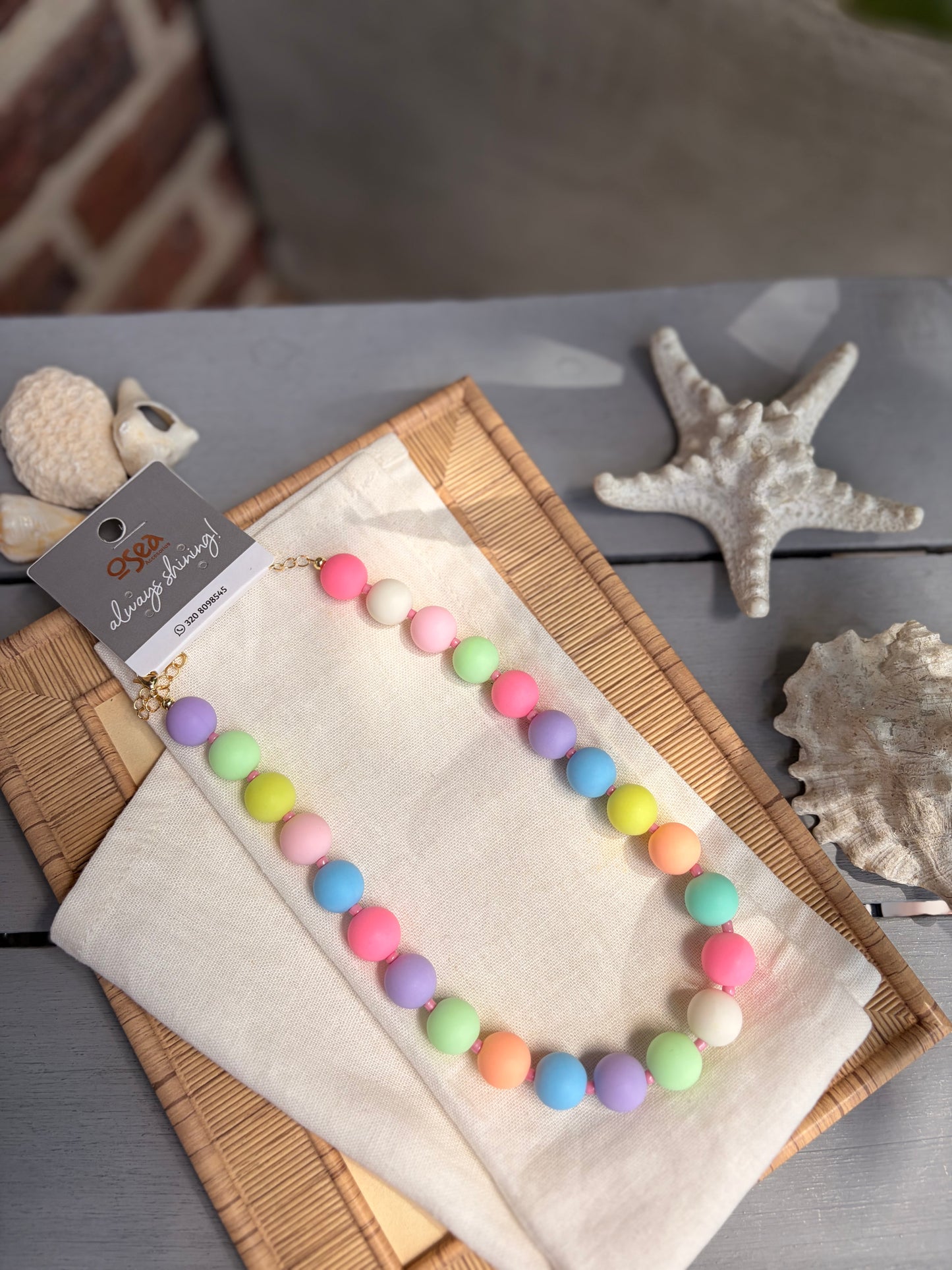 Collar bolas color pastel