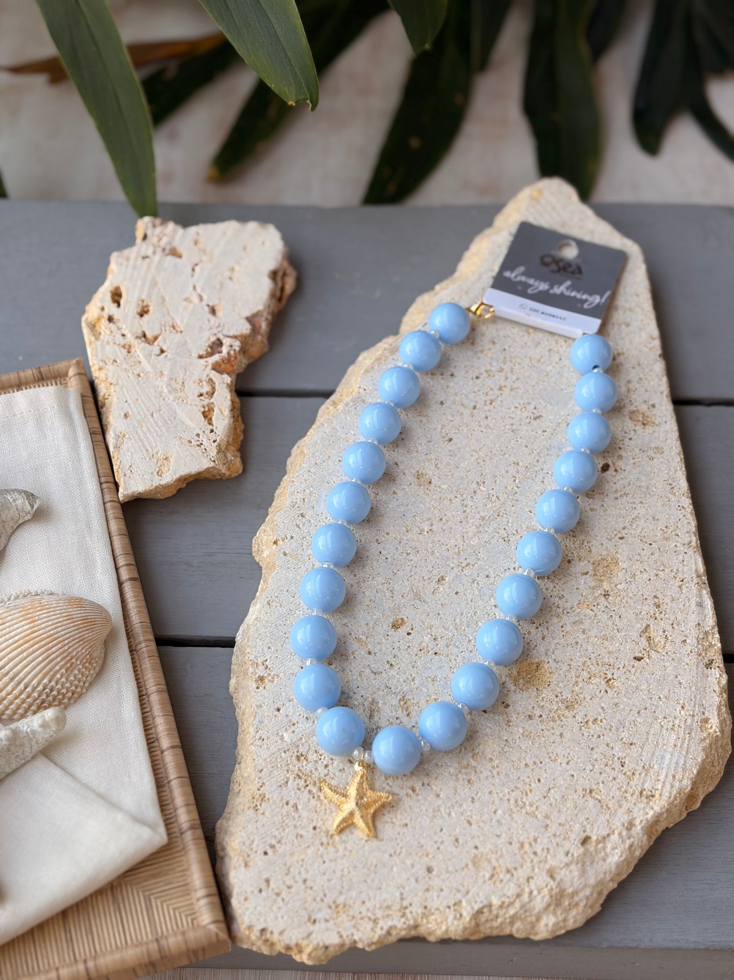Collar de bolas azul dije estrella de mar
