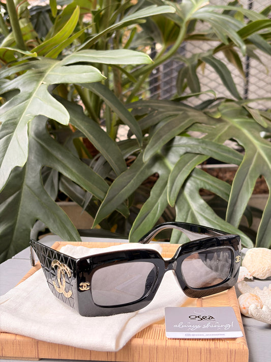 Gafas de sol en pasta aplique dorado