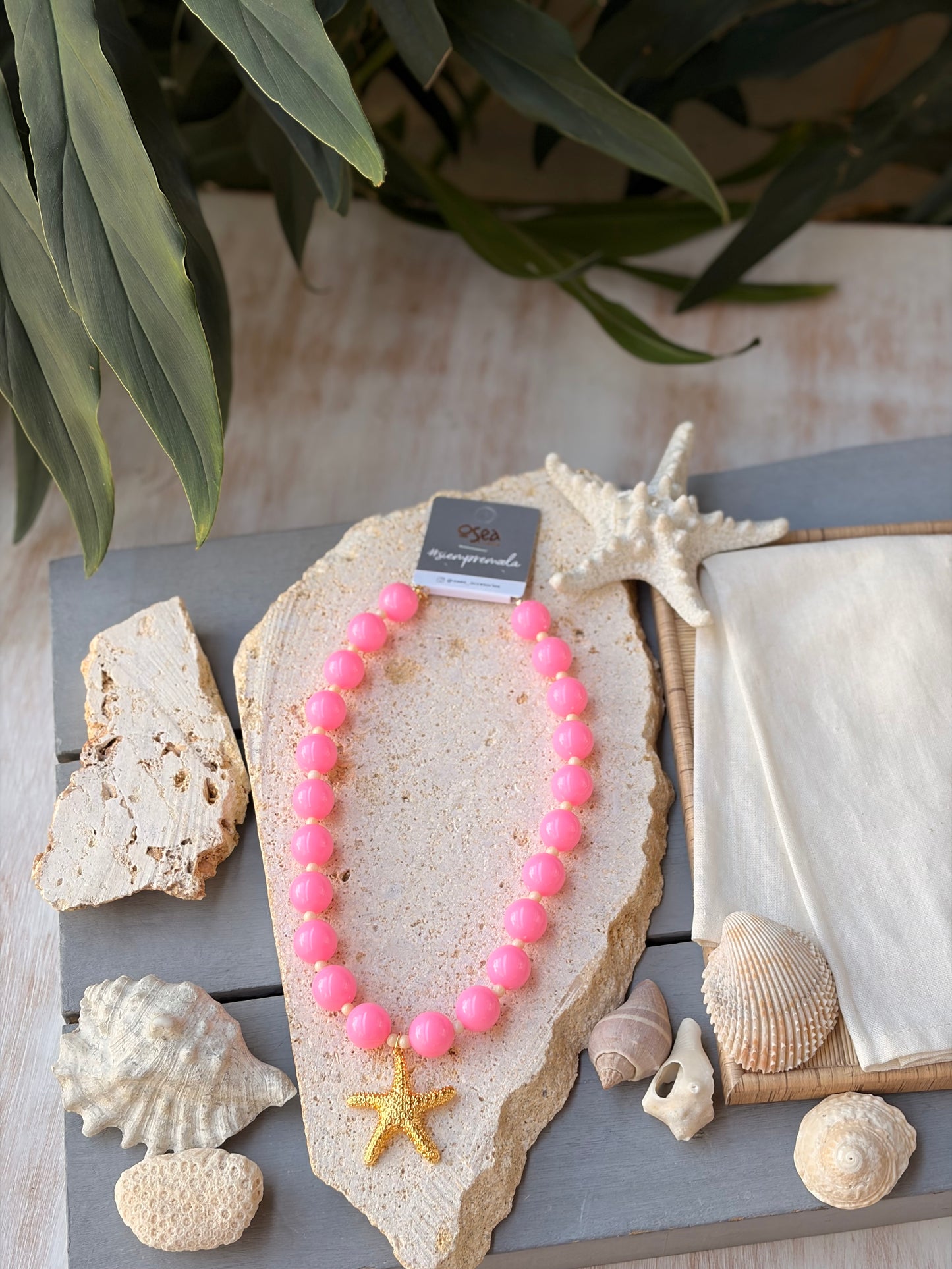 Collar bolas chicle fuccia dije estrella mar