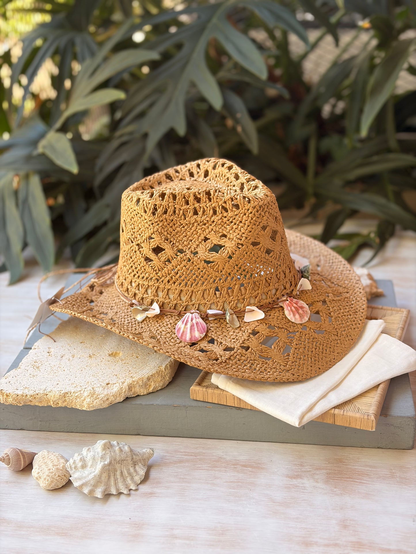 Sombrero tipo vaquero macramé dijes de mar