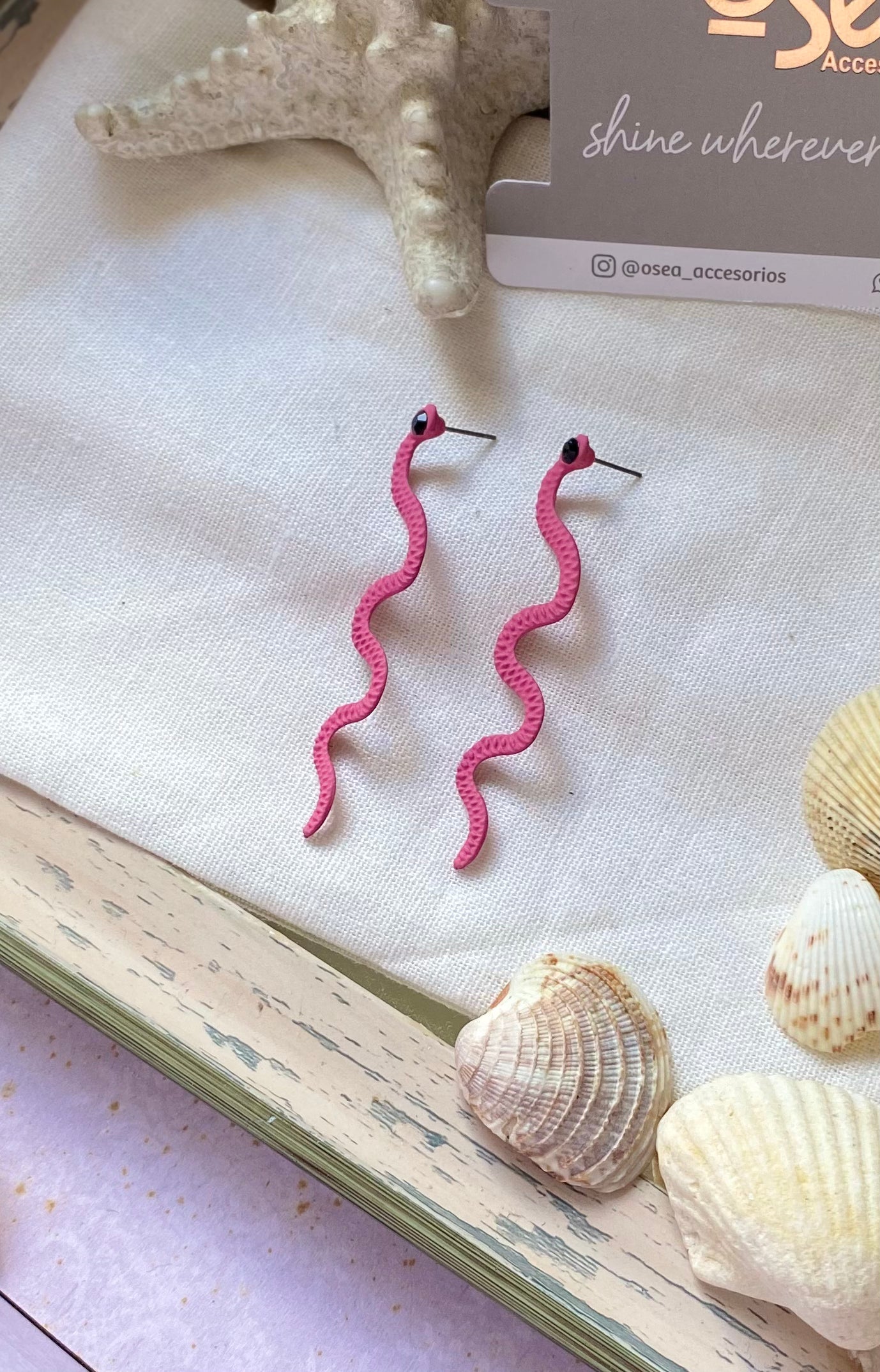 Aretes de serpiente en colores