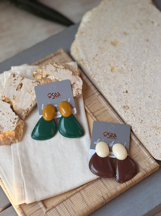 Aretes en topos resina bicolor