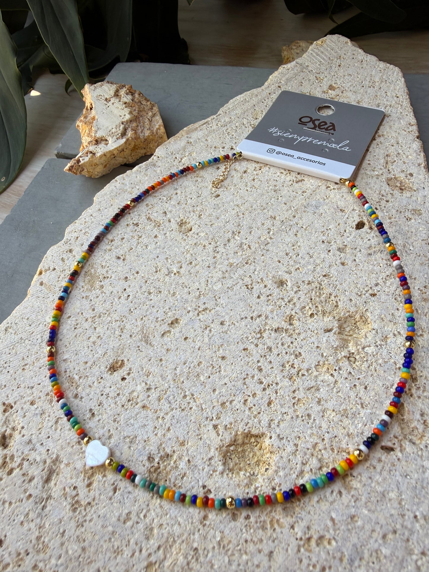 Choker mostacilla corazón nacar