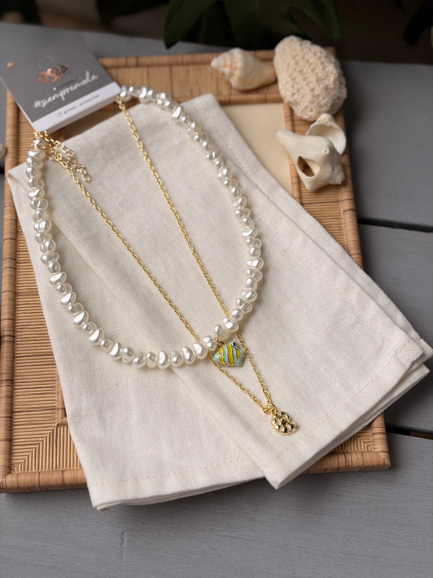 Collar doble rodinado y perlas dijes de playa