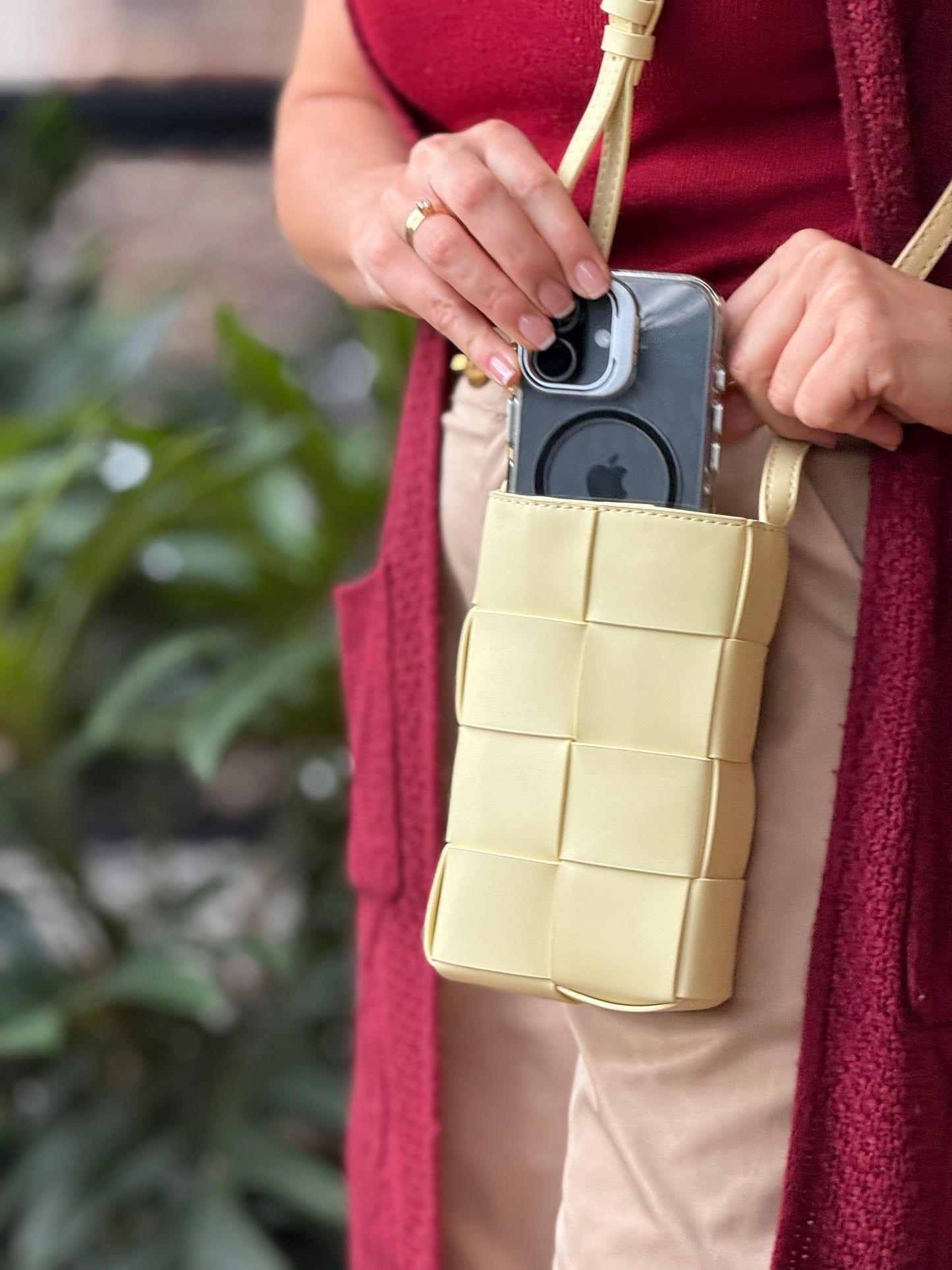 Bolso manos libres porta celular