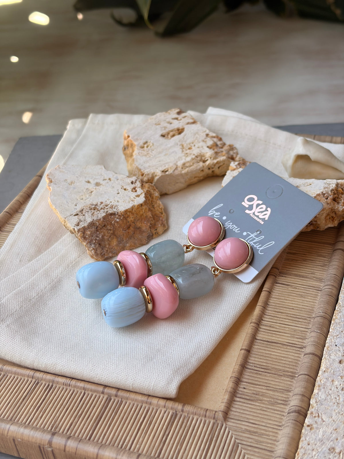 Aretes largos en resina colores pastel