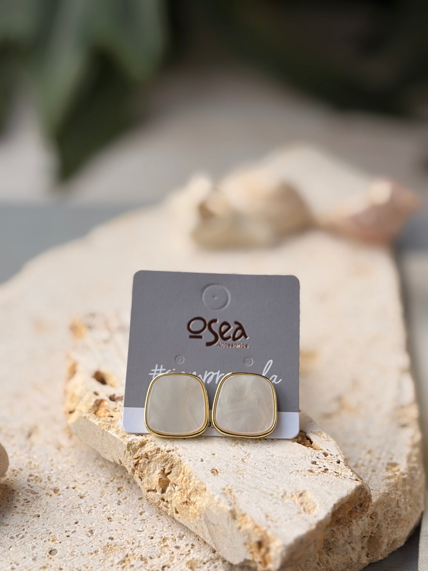 Aretes semi cuadrados rodinados esmaltados
