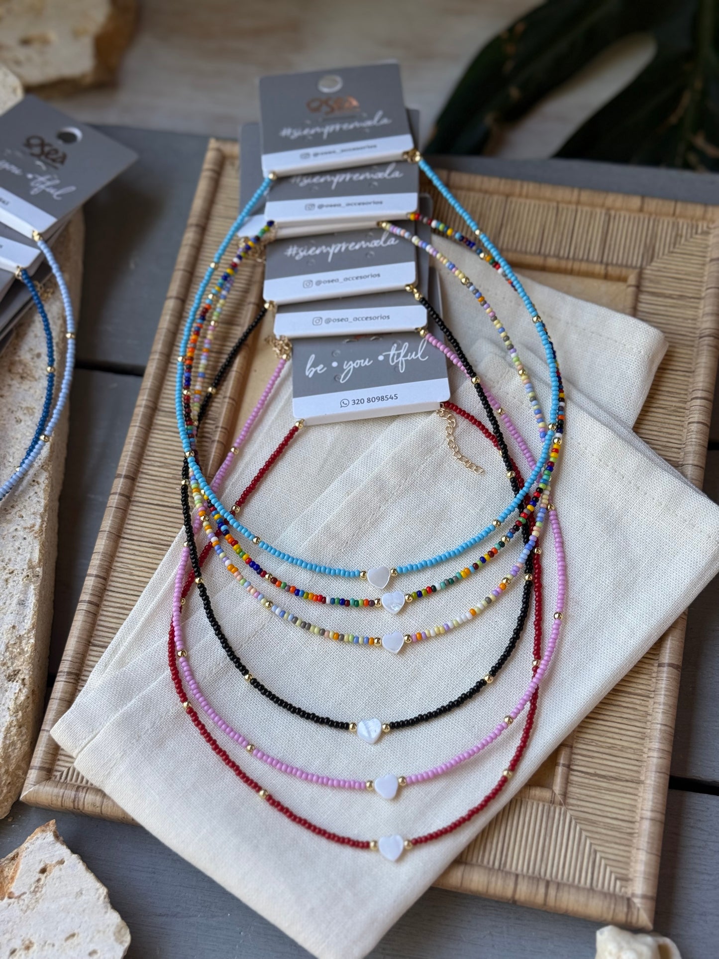 Choker mostacilla corazón nacar