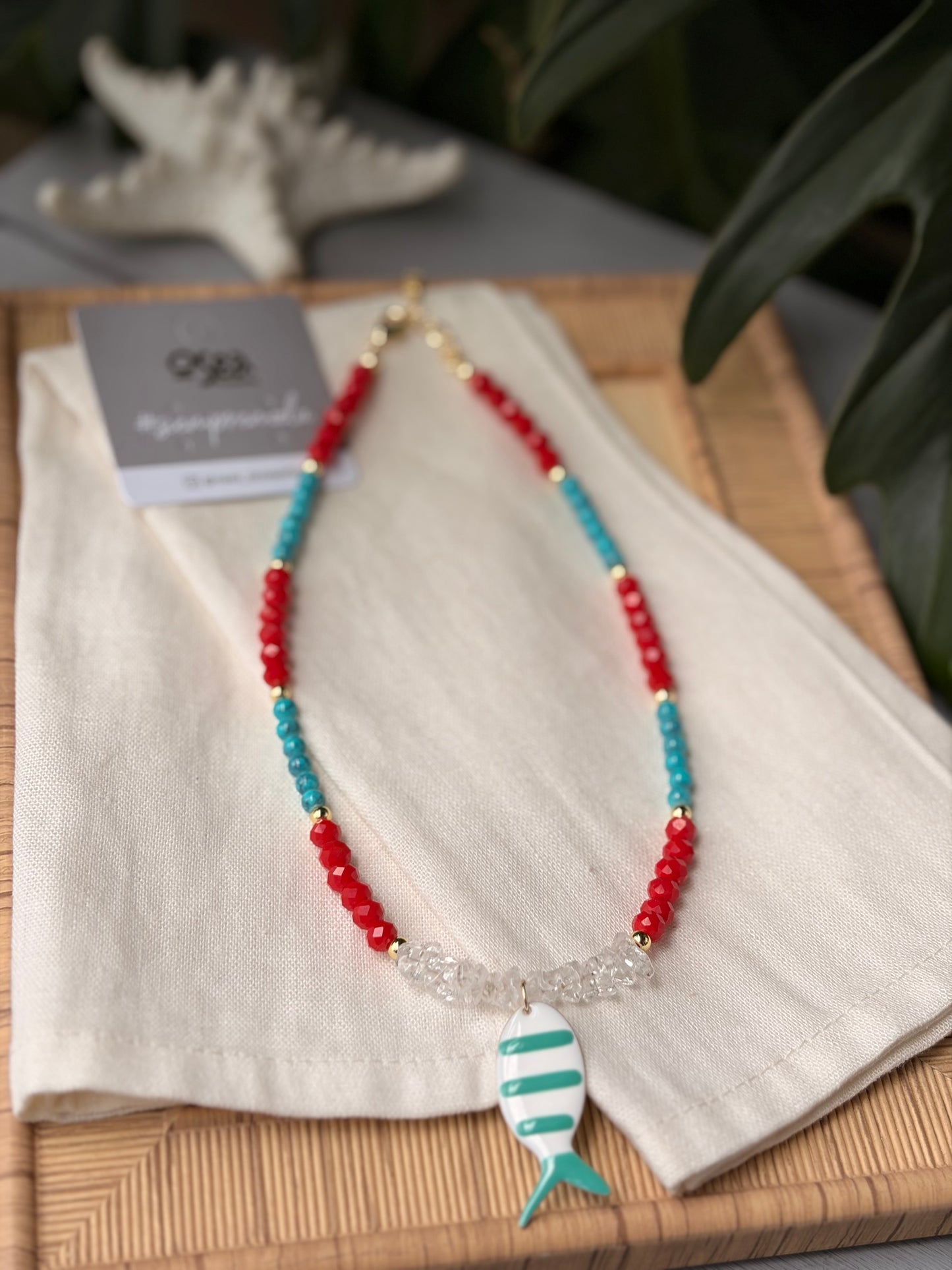 Collar playero piedras y dije pez