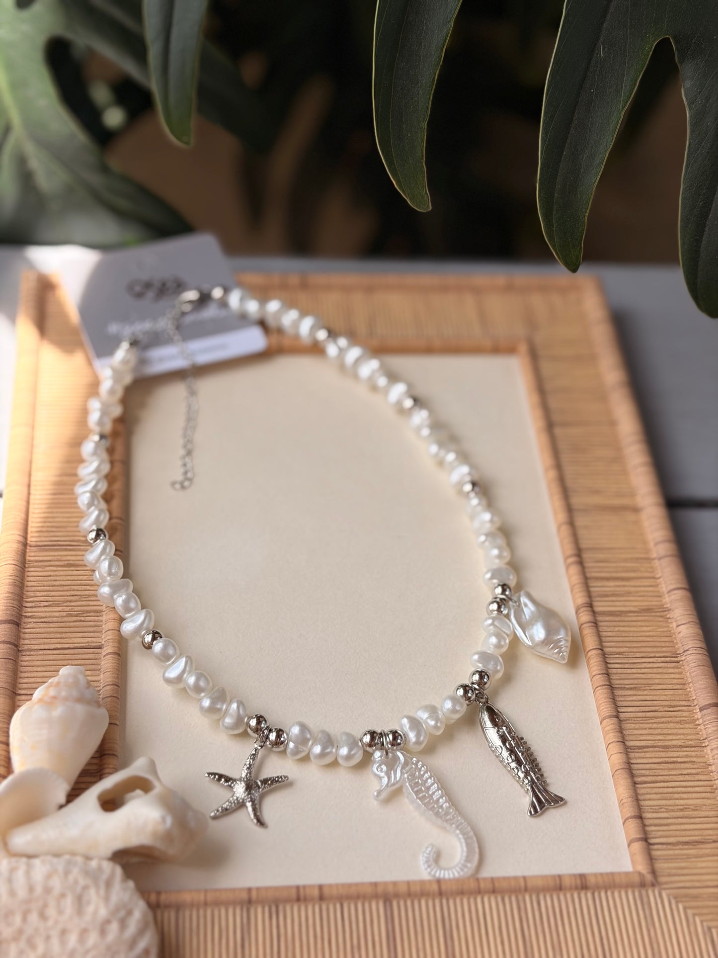 Collar dijes de mar acabado perlado