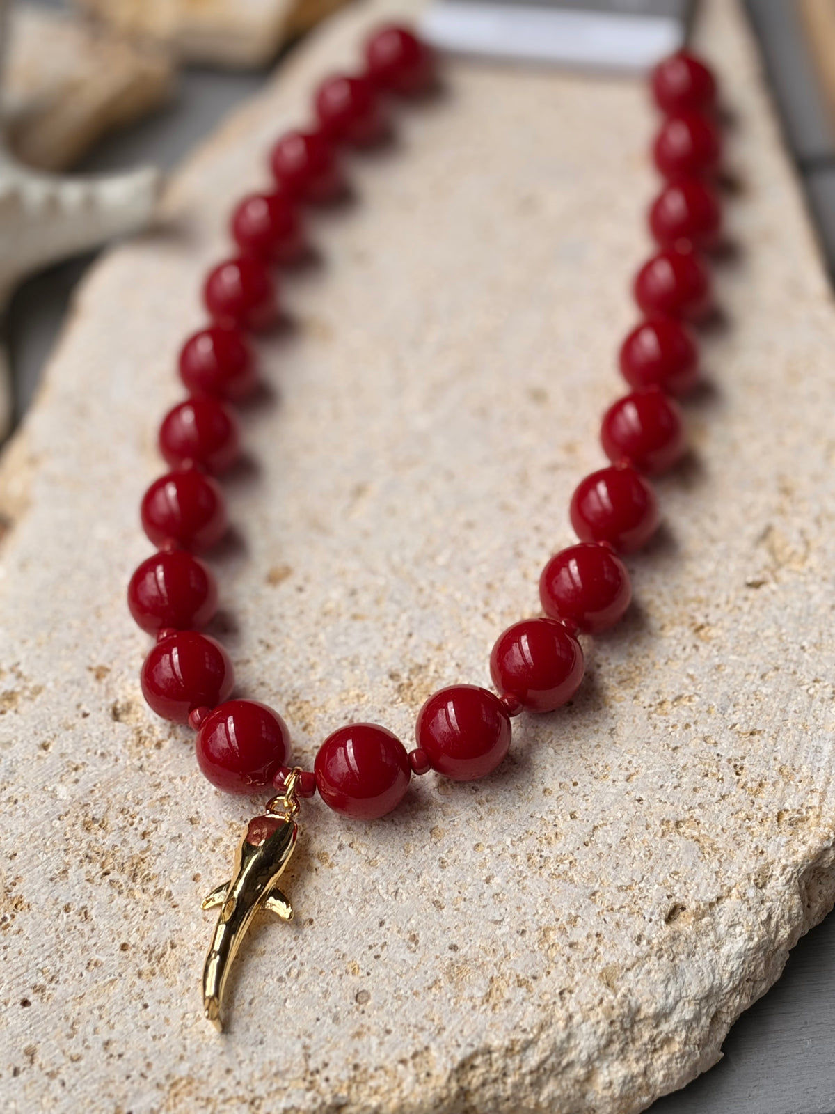 Collar bolas vinotinto dije tiburón 24k