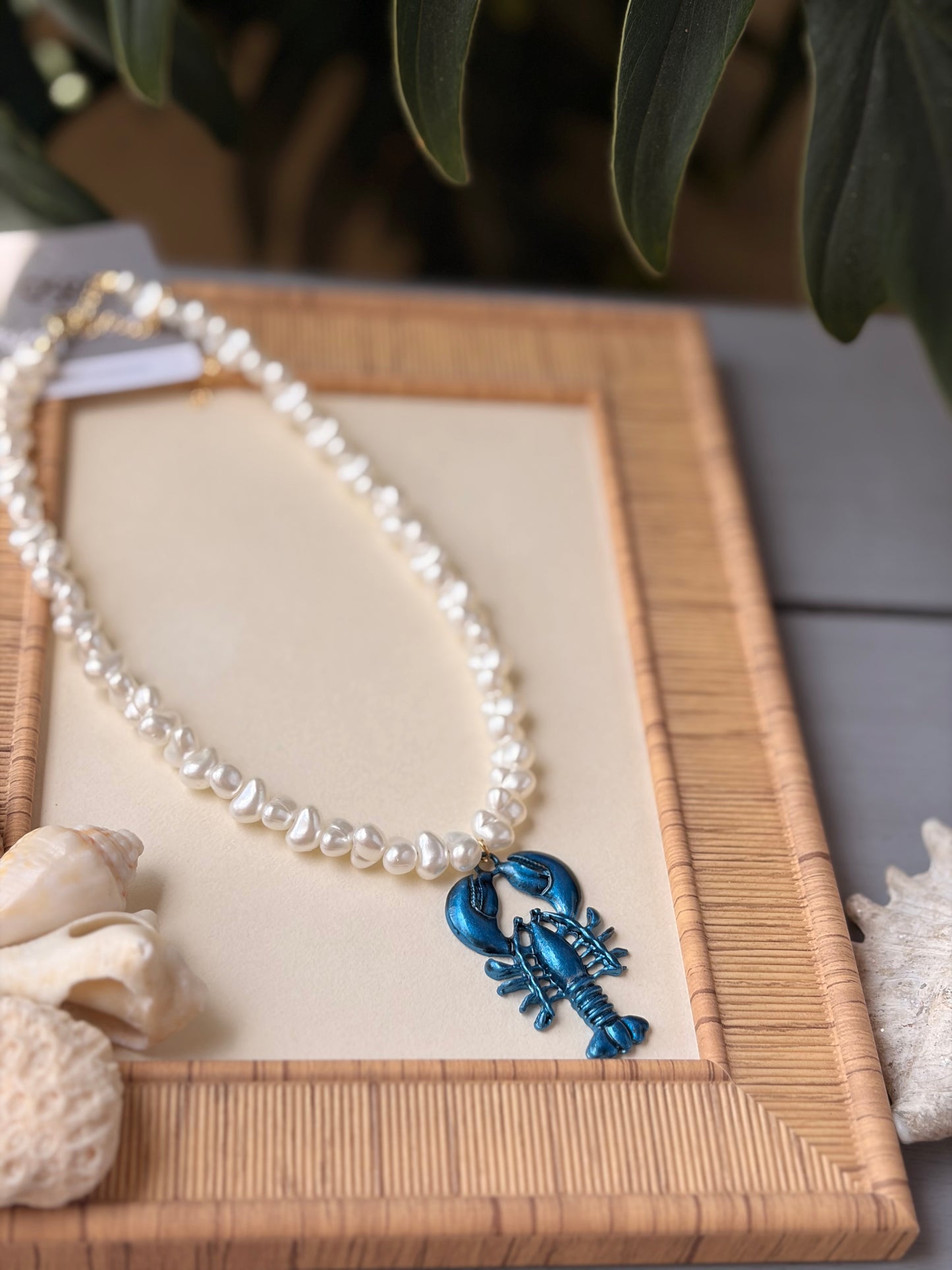 collar perlas irregulares dije langosta color