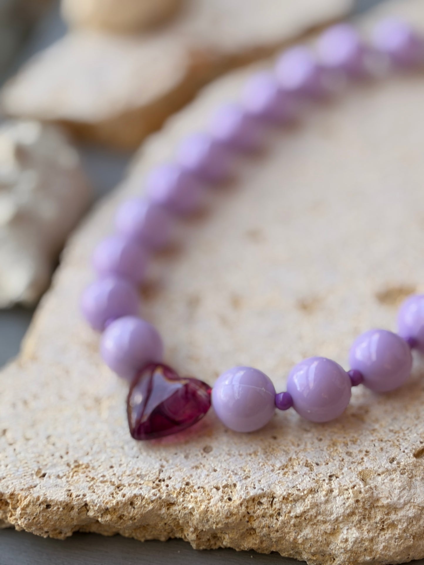 Collar bolas lila corazón degradé morado