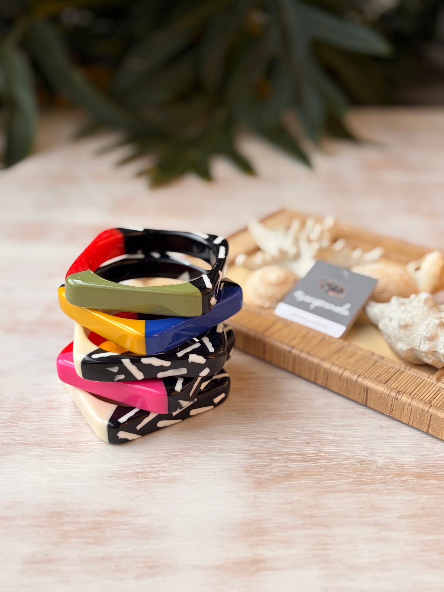 Pulsera cuadrada en resina