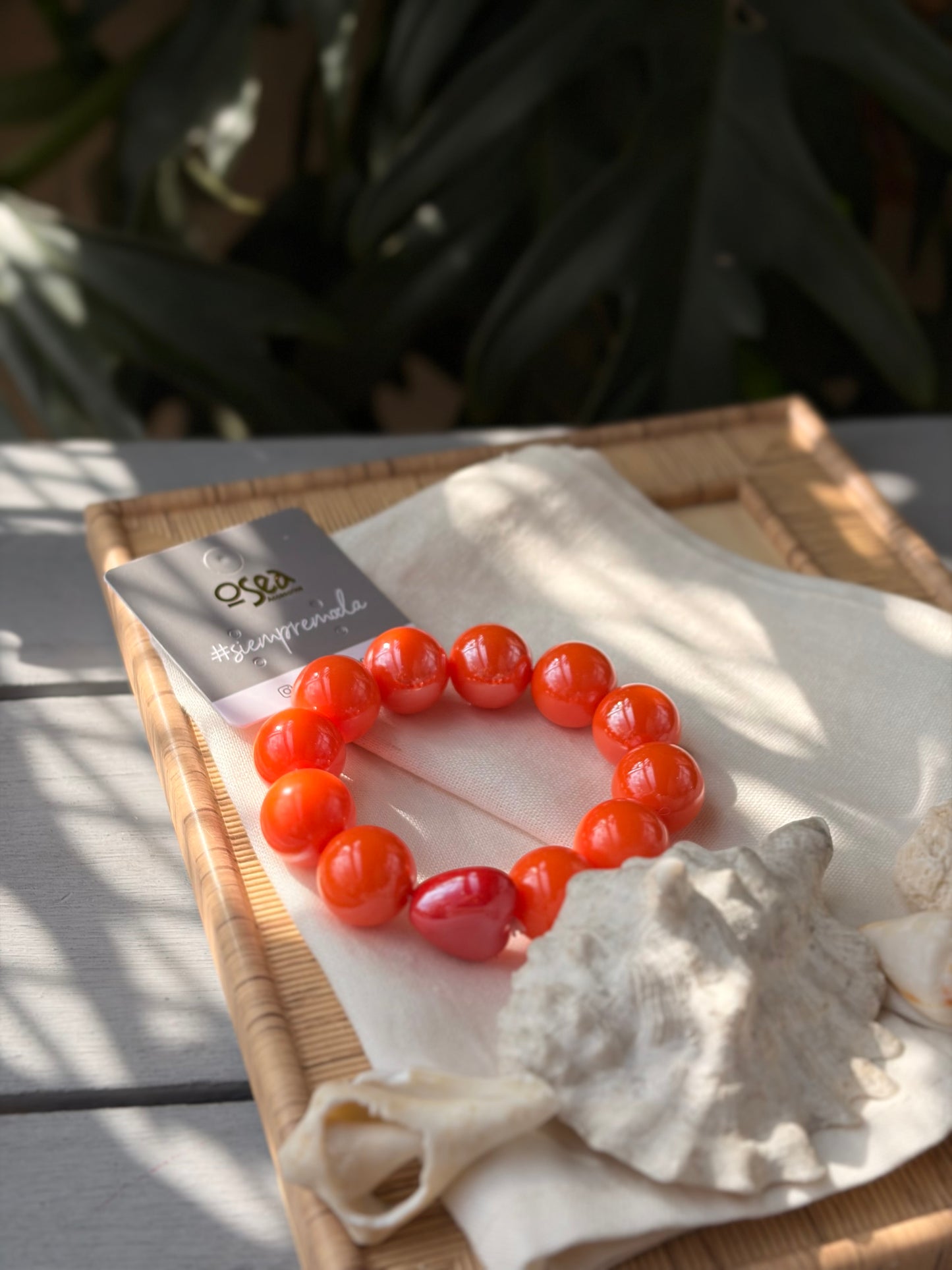 Pulsera resortada bolas en resina