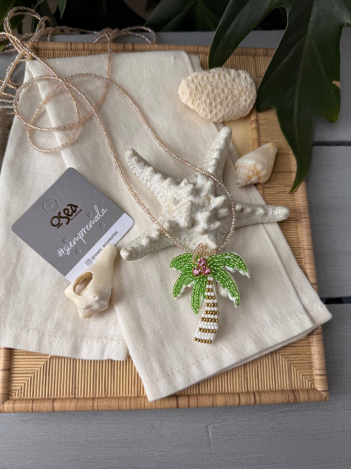 Collar palmera en mostacilla