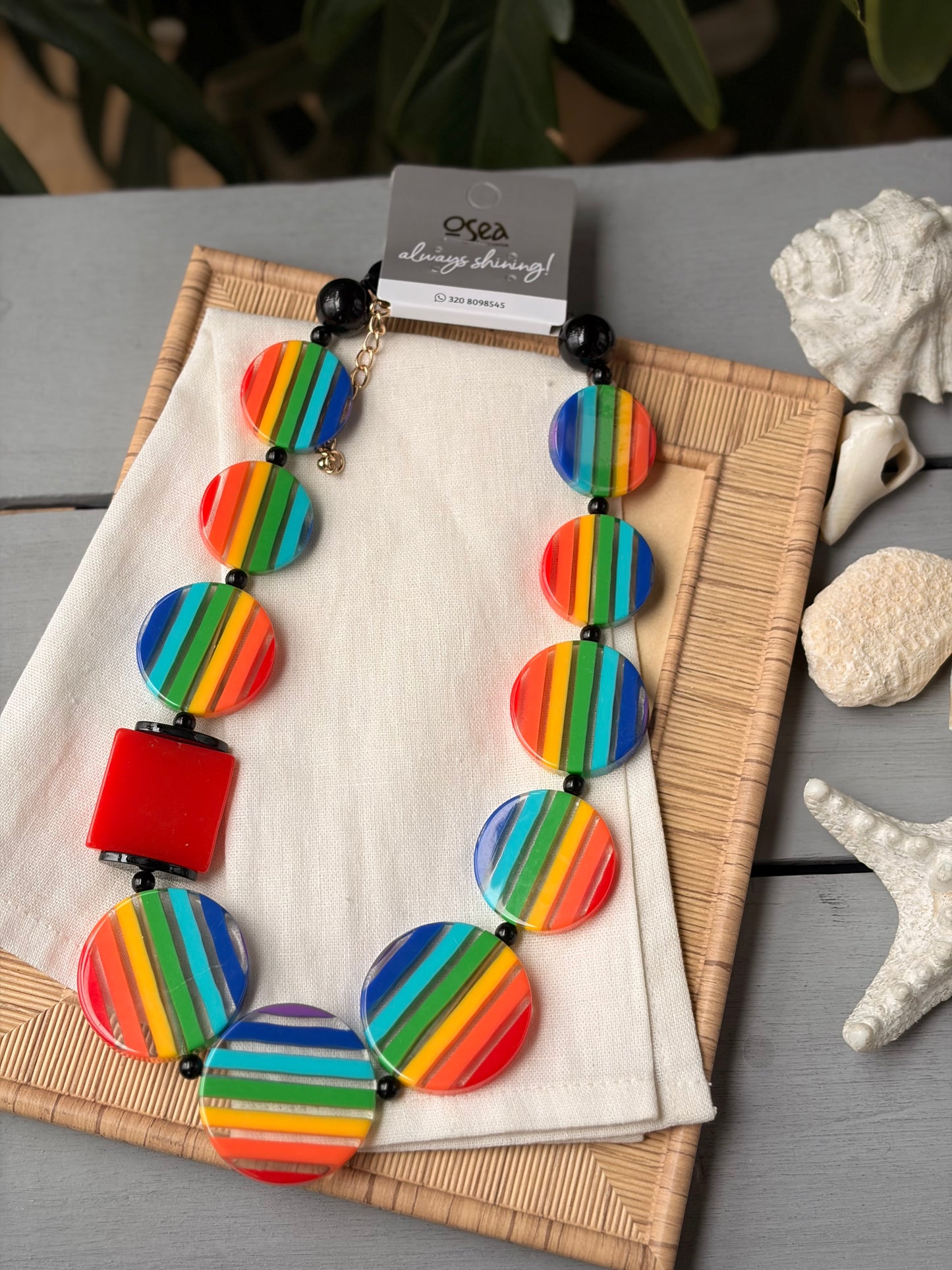 Collar en resina multicolor Matices