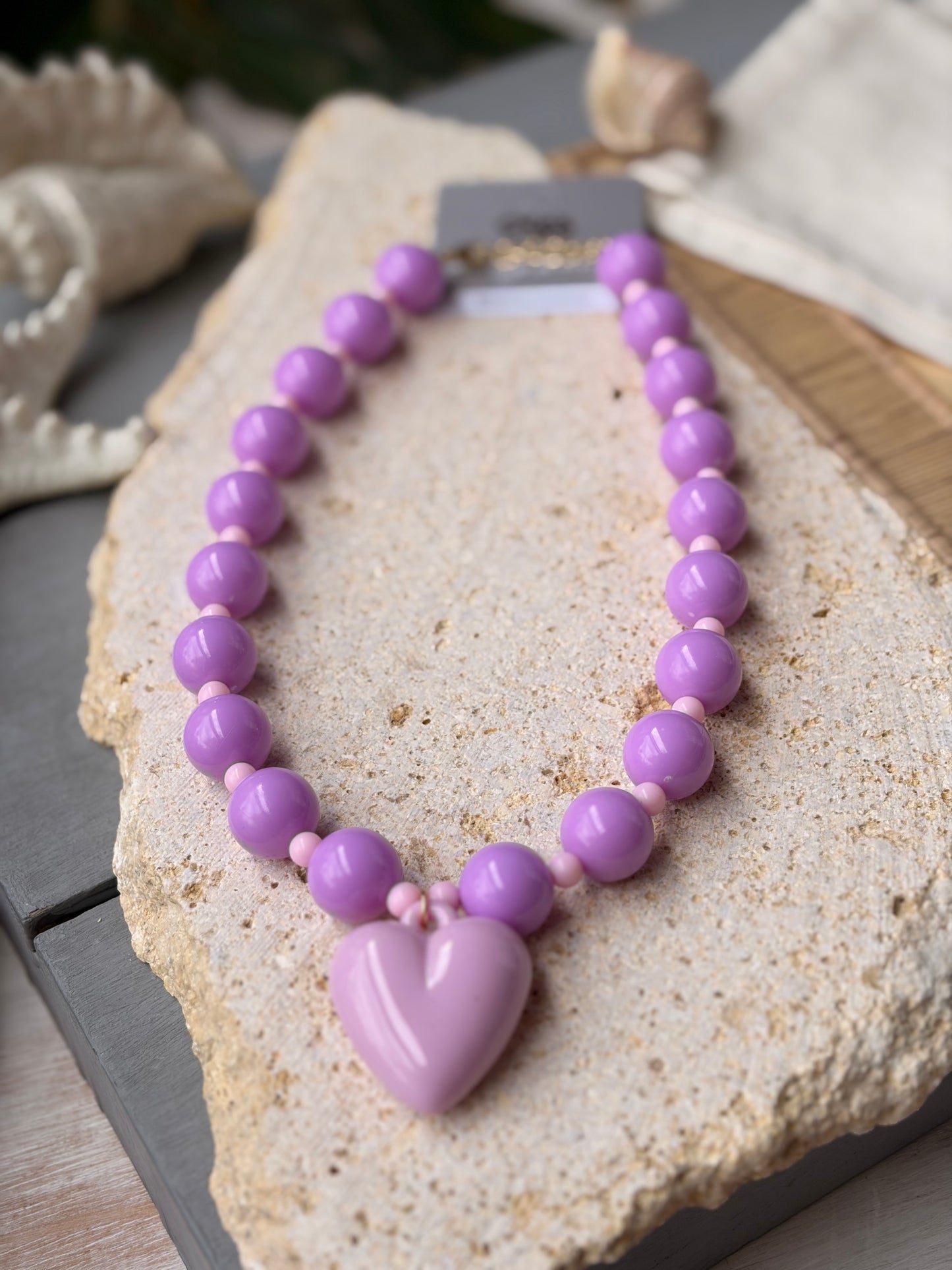 Collar bolas dije corazón lila