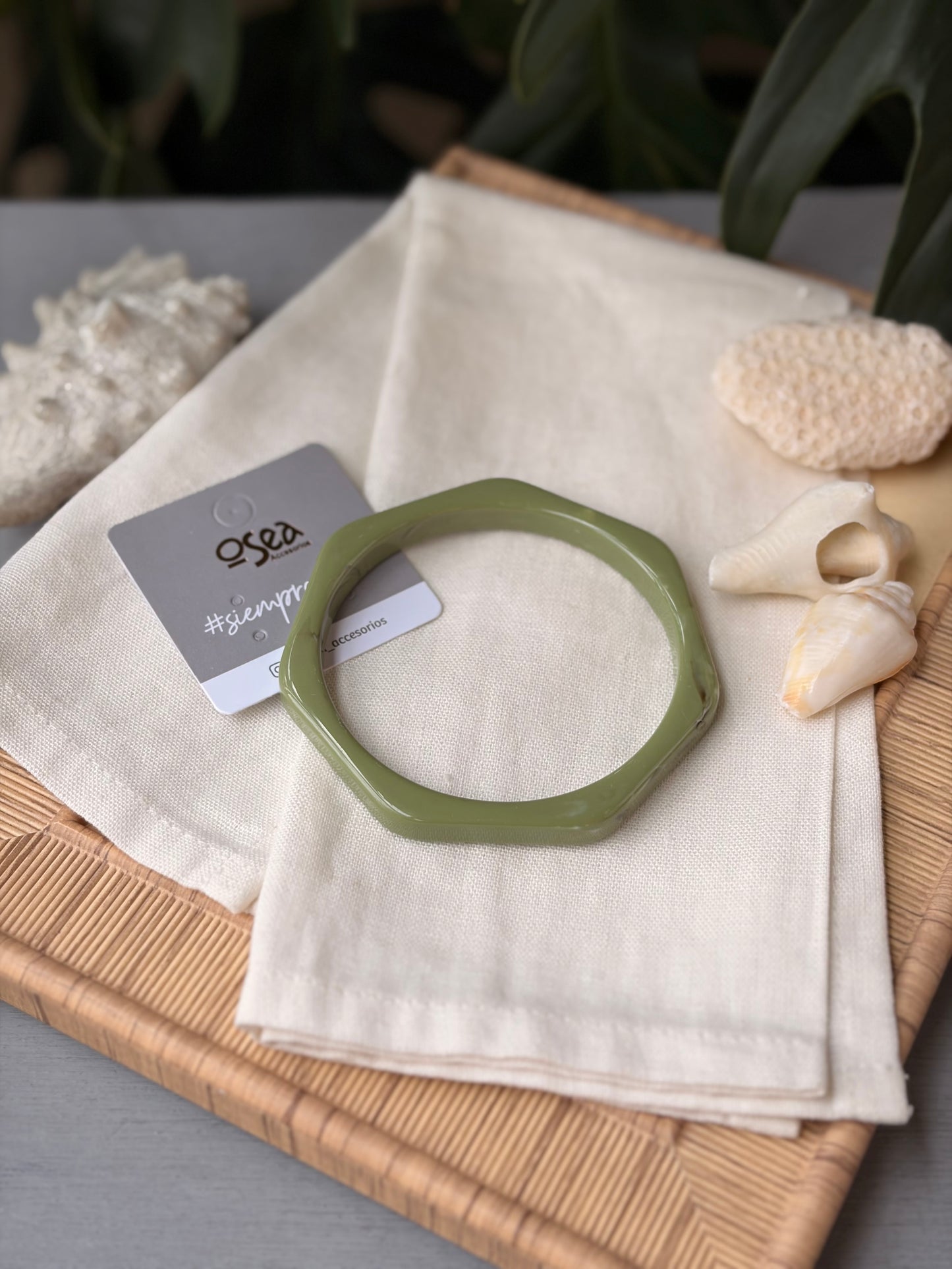 Pulsera tipo rombo en resina