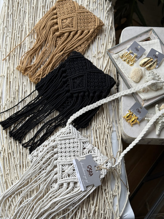 Bolso pequeño manos libres macramé