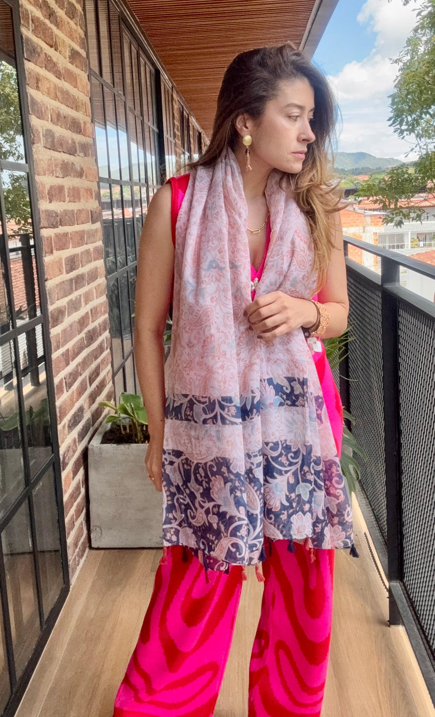 Chal o Pareo en tela fresca.