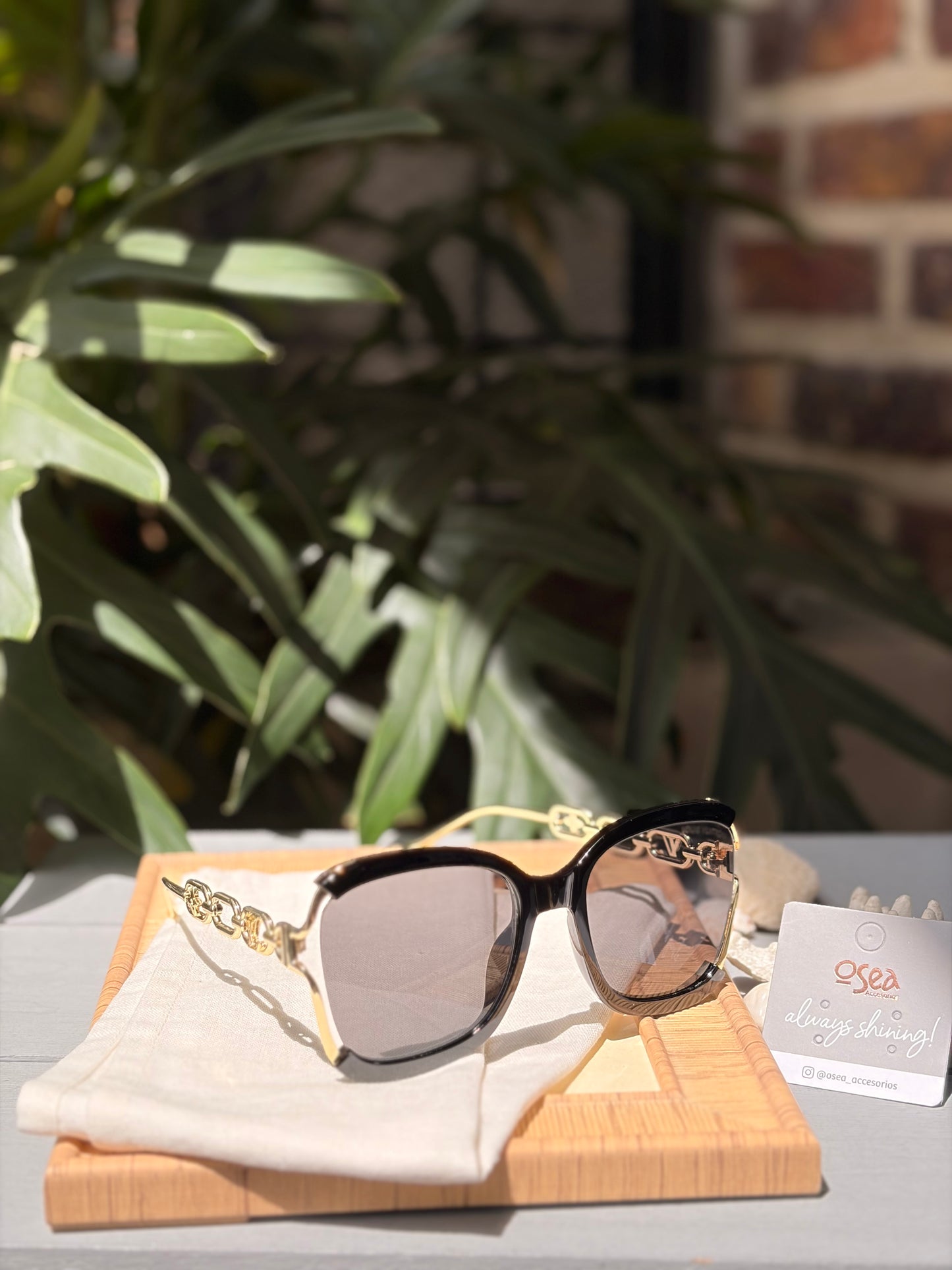 gafas de sol con pata tipo cadena