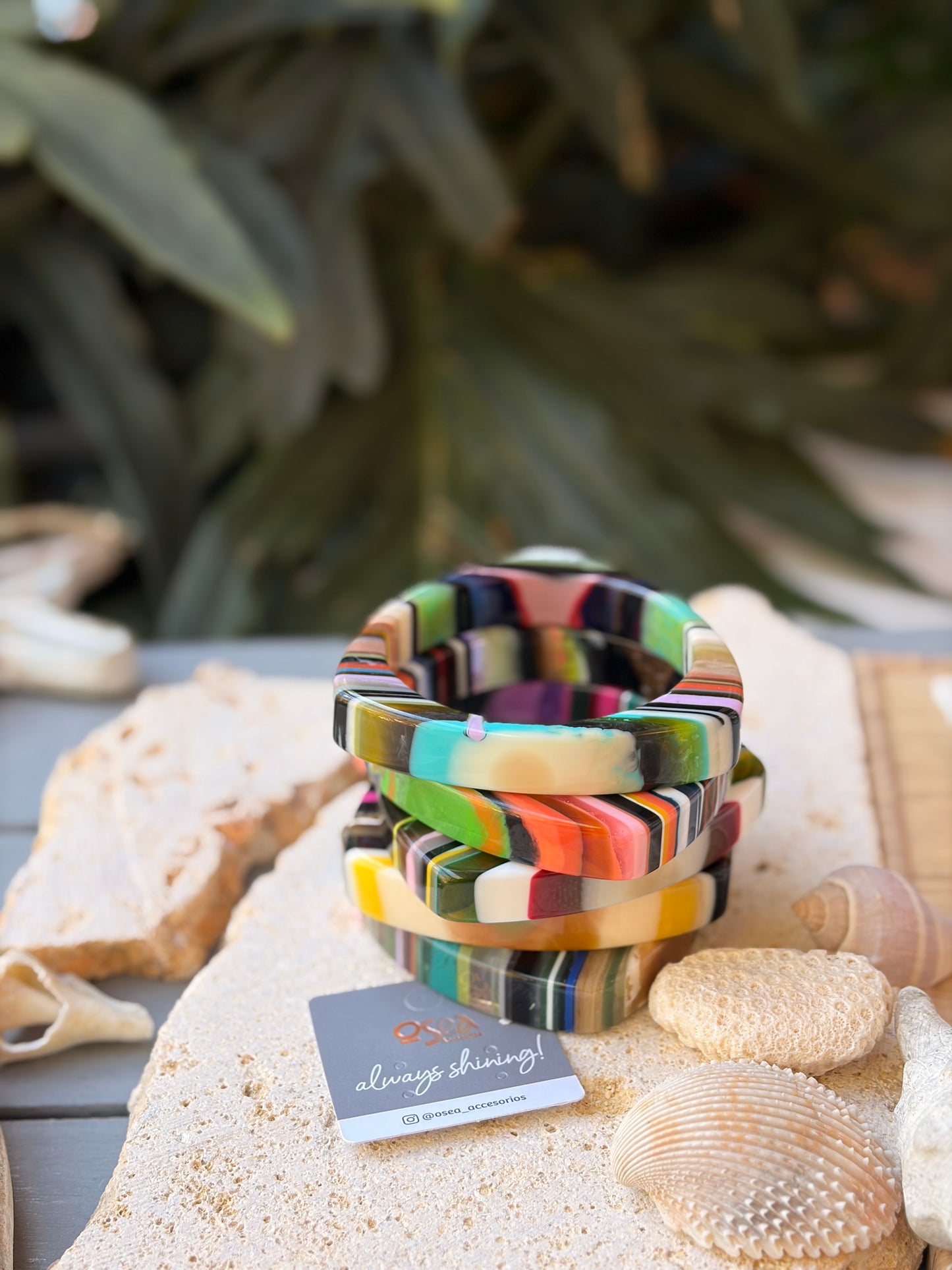 Pulsera resina triangular mix colores